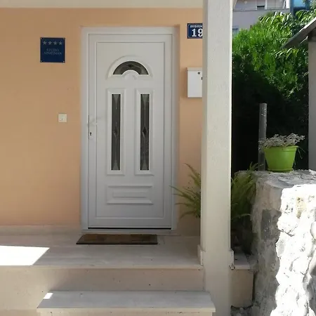 Apartment Apartment Ante