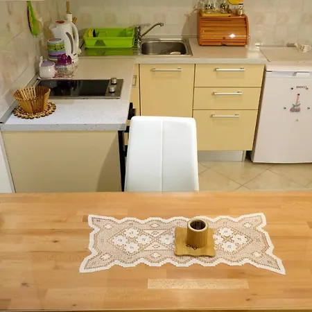 Apartment Ante Apartment