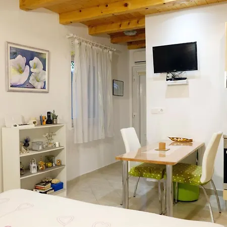 Apartment Ante Apartment *